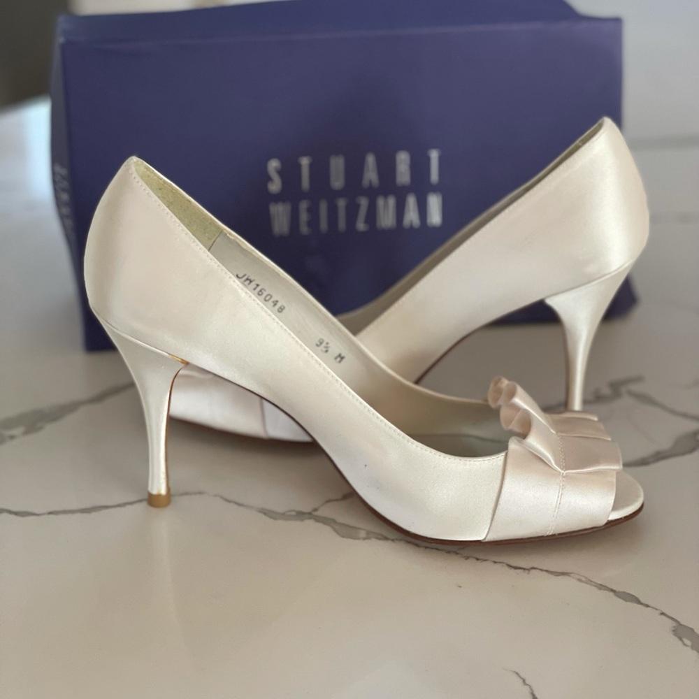 Stuart Weitzman White Satin Gigi Glitz Peep Toe shoes